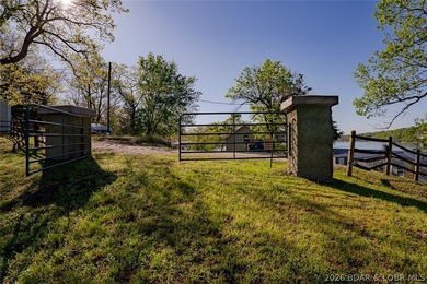 Extremely rare opportunity to acquire a lakefront point property - photo 25