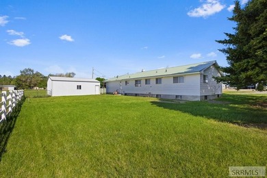 Welcome to peaceful country living! This charming 3 bedroom, 2 - photo 25