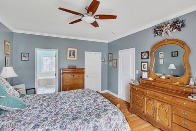 Lakeside views! 3,000 sq/ft of comfortable living space with 2 - photo 28