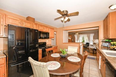 Cute as a button! Just a short distance away from Lake MI - photo 8