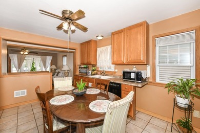 Cute as a button! Just a short distance away from Lake MI - photo 9