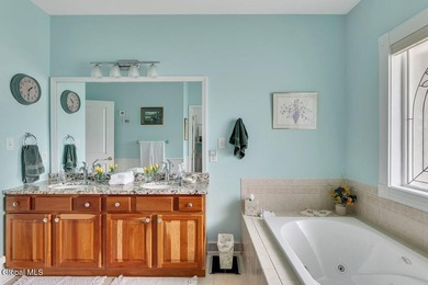 Lakeside views! 3,000 sq/ft of comfortable living space with 2 - photo 30