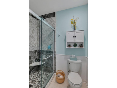 Lakeside views! 3,000 sq/ft of comfortable living space with 2 - photo 34