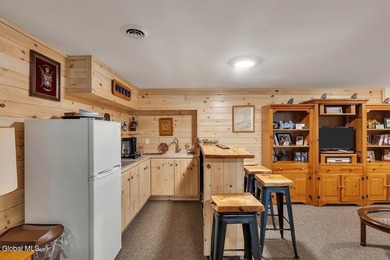 Lakeside views! 3,000 sq/ft of comfortable living space with 2 - photo 49