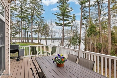 Lakeside views! 3,000 sq/ft of comfortable living space with 2 - photo 57