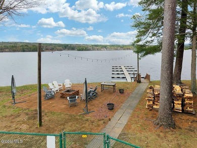 Lakeside views! 3,000 sq/ft of comfortable living space with 2 - photo 59