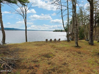 Lakeside views! 3,000 sq/ft of comfortable living space with 2 - photo 60