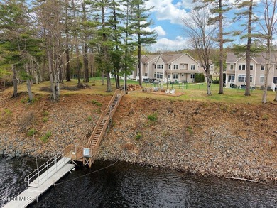 Lakeside views! 3,000 sq/ft of comfortable living space with 2 - photo 62