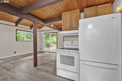 The Perfect Beach Getaway! Escape to the coast and enjoy this - photo 4