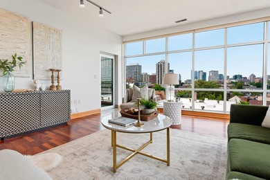 Floor-to-ceiling windows frame the spectacular 270 city views - photo 7