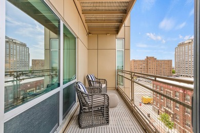 Floor-to-ceiling windows frame the spectacular 270 city views - photo 8