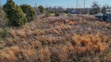 Vacant residential parcel located at the end of a dead-end road - photo 12
