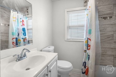Charming 3-bedroom, 1-bath home located just minutes from - photo 16