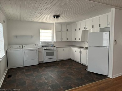 Turnkey 3-unit investment on one parcel: 622 S 6th St + 415 Wood - photo 23