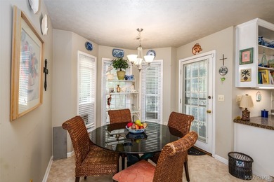 Beautifully maintained 2-bedroom, 2-bath brick garden home - photo 15
