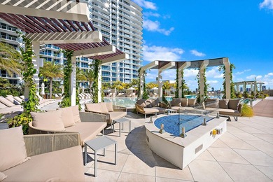 Perched on the 15th floor, this brand-new waterfront residence - photo 7