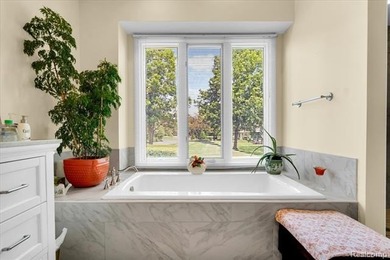 Completely updated end-unit ranch in sought-after The Heathers - photo 19