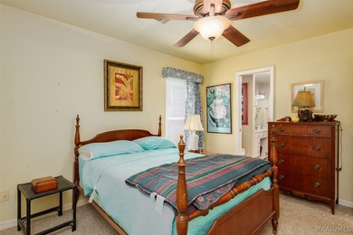 Beautifully maintained 2-bedroom, 2-bath brick garden home - photo 23