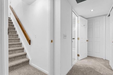 Completely updated end-unit ranch in sought-after The Heathers - photo 24
