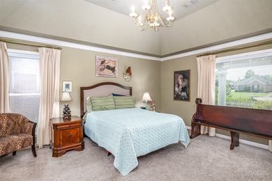 Beautifully maintained 2-bedroom, 2-bath brick garden home - photo 27