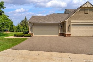 Completely updated end-unit ranch in sought-after The Heathers - photo 30