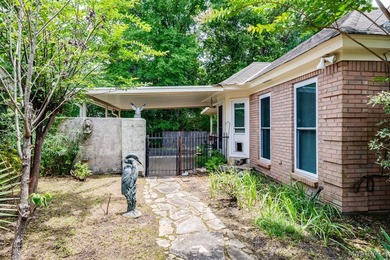 Beautifully maintained 2-bedroom, 2-bath brick garden home - photo 31