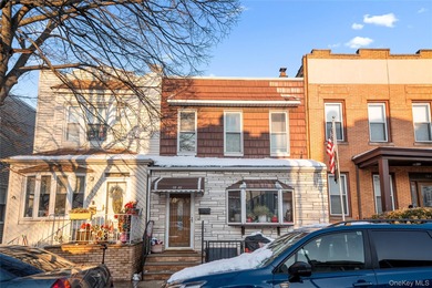 (private lake, pond, coastal) Home For Sale in Glendale New York