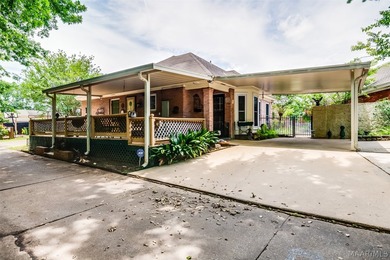 Beautifully maintained 2-bedroom, 2-bath brick garden home - photo 35