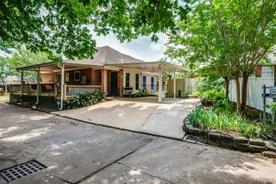 Beautifully maintained 2-bedroom, 2-bath brick garden home - photo 36