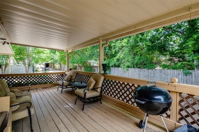 Beautifully maintained 2-bedroom, 2-bath brick garden home - photo 37