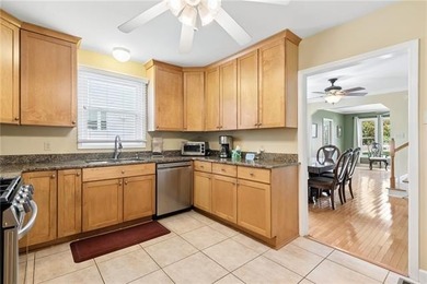 Located on a great block in the heart of Lakeview, this - photo 9