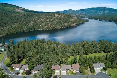 SINGLE-LEVEL TOWNHOME WITH COUNTRY CLUB AMENITIES! Enjoy - photo 32