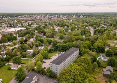 Welcome to the highly desirable Park Street Condominium - photo 34