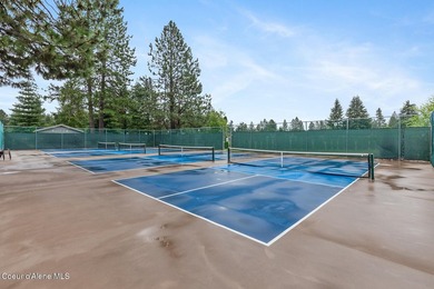 SINGLE-LEVEL TOWNHOME WITH COUNTRY CLUB AMENITIES! Enjoy - photo 41