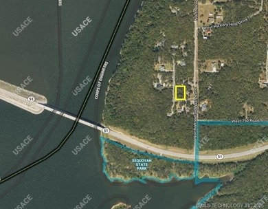 Castle Bluff Estates is a small gated community in the Ft - photo 13