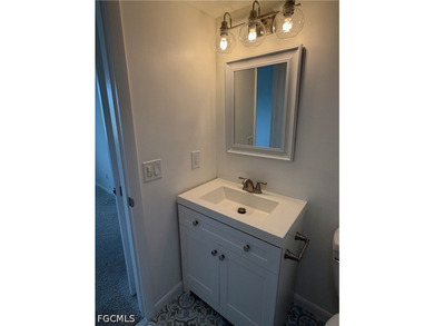 Excellent location Centrally located, close by to Private and - photo 14