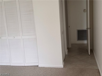 Excellent location Centrally located, close by to Private and - photo 26