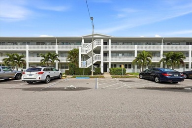 Well-maintained one-bedroom residence in 55+ community featuring - photo 1
