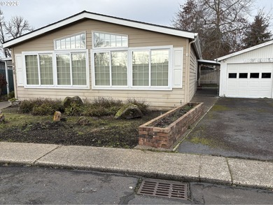 Walter Wirth Lake Home For Sale in Salem Oregon