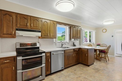Located in the desirable Hampton West Estates community of - photo 7