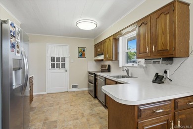 Located in the desirable Hampton West Estates community of - photo 8
