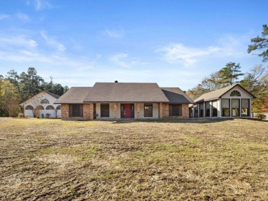 (private lake, pond, creek) Home For Sale in Many Louisiana