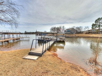 Lakefront living with private boat dock, lift, three car garage - photo 46