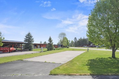 Beautiful Class A only Lot. A 1st class Owners Lounge w/kitchen - photo 4