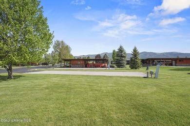 Beautiful Class A only Lot. A 1st class Owners Lounge w/kitchen - photo 5