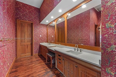 Tucked away in the heart of the Redlands, this private estate - photo 22