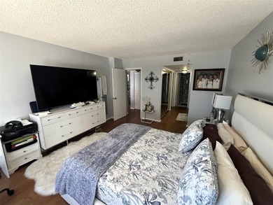 Updated condo with great NE ocean views. Wood tile floors. Split - photo 25