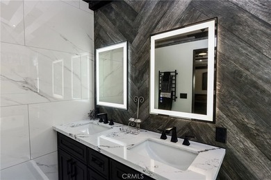RARE 500 Sq Ft PRIMARY SUITE! Price Improvement! Refreshed and - photo 27