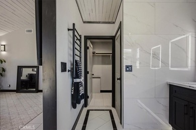 RARE 500 Sq Ft PRIMARY SUITE! Price Improvement! Refreshed and - photo 29
