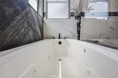 RARE 500 Sq Ft PRIMARY SUITE! Price Improvement! Refreshed and - photo 30